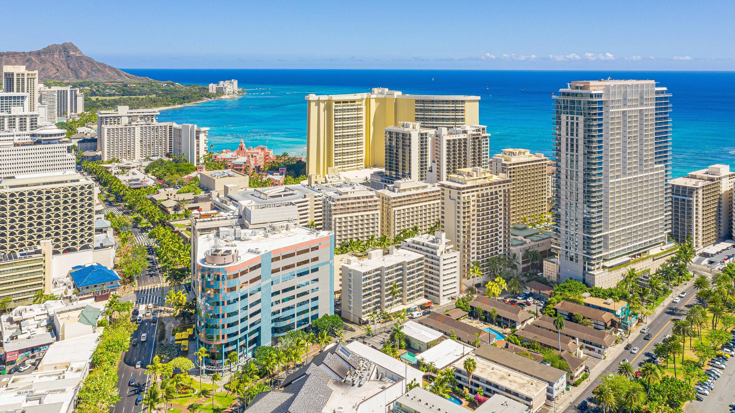 Tenant Gallery — Bank Of Hawaii Waikiki Center